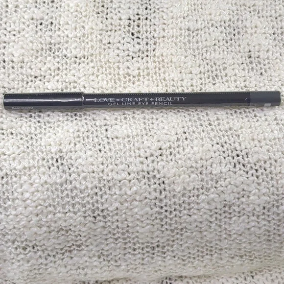 LOVE•CRAFT•BEAUTY Gel Line Eye Pencil in Searchlight, 1.21g/0.042oz - Picture 9 of 9